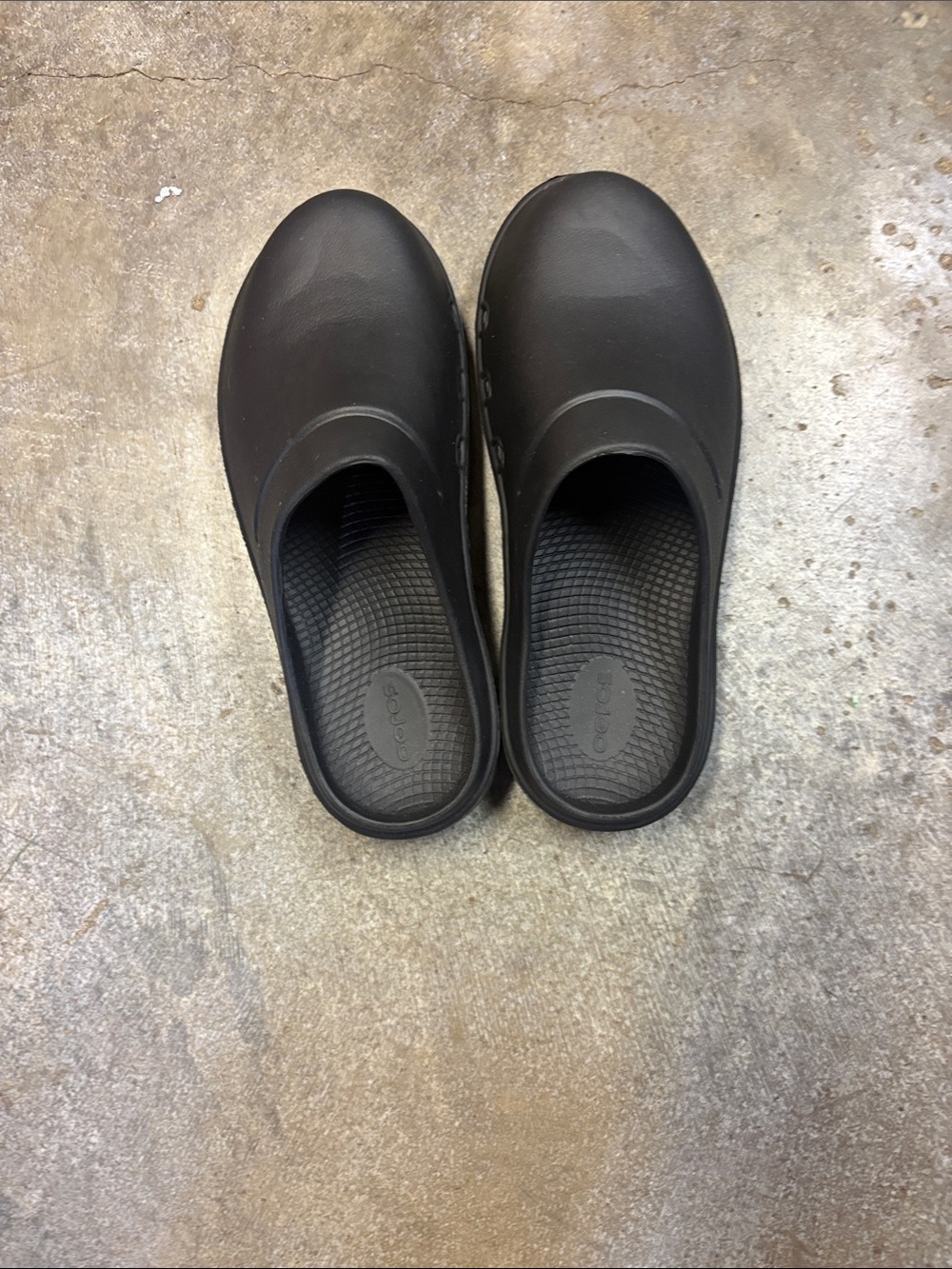 OOFOS Men’s Black Slip-On Comfort Clogs